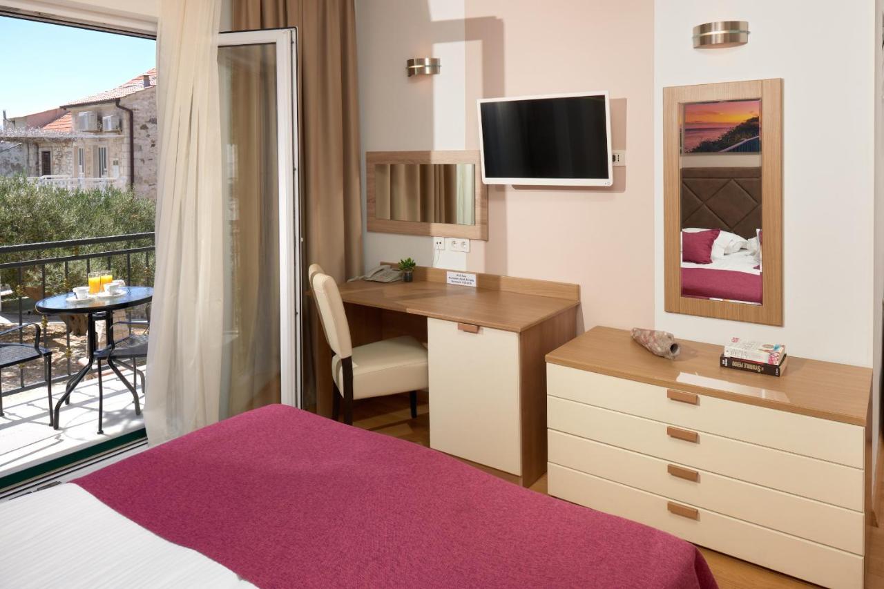 Hotel Fortuna ميلنا المظهر الخارجي الصورة