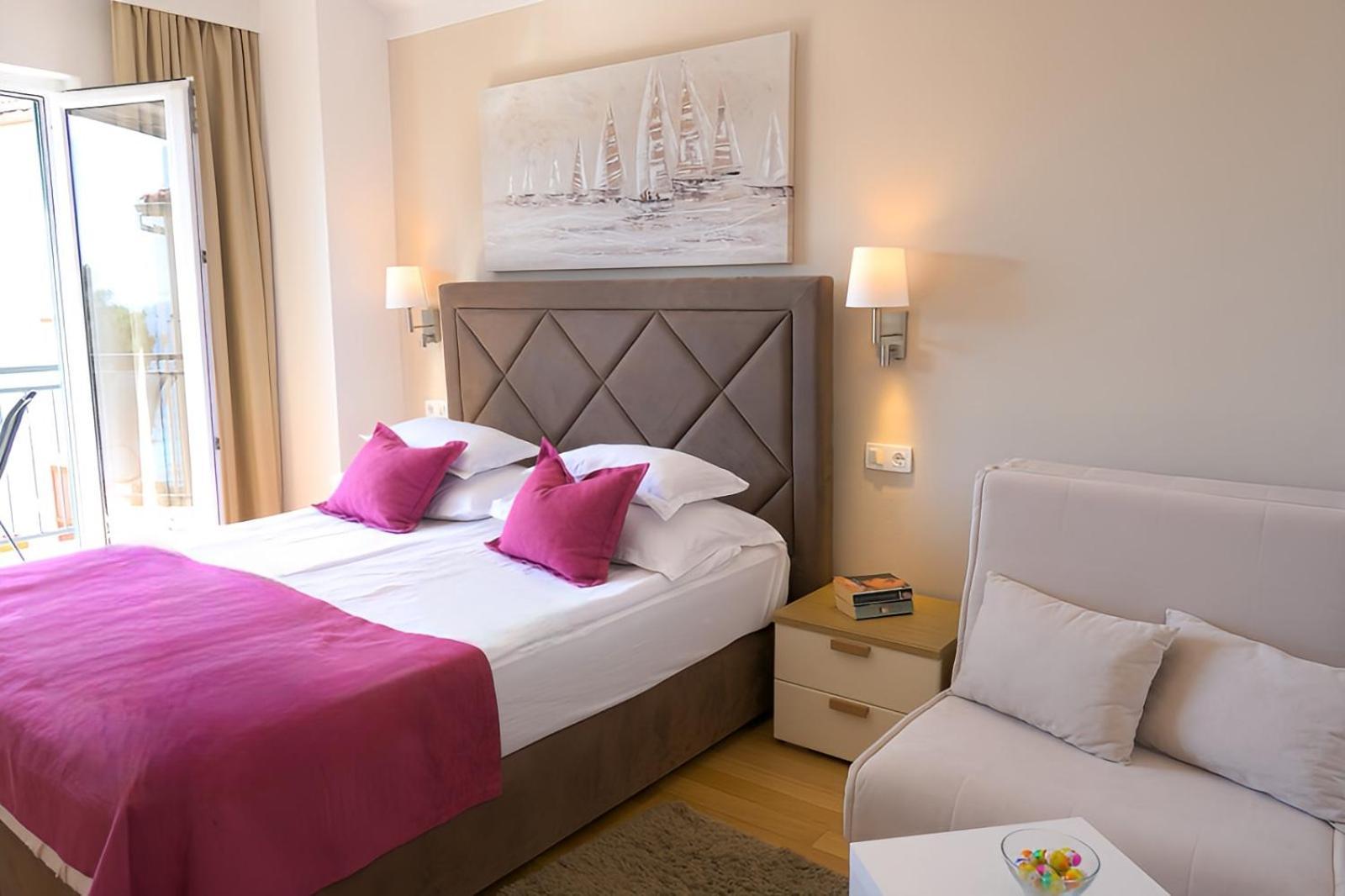 Hotel Fortuna ميلنا المظهر الخارجي الصورة