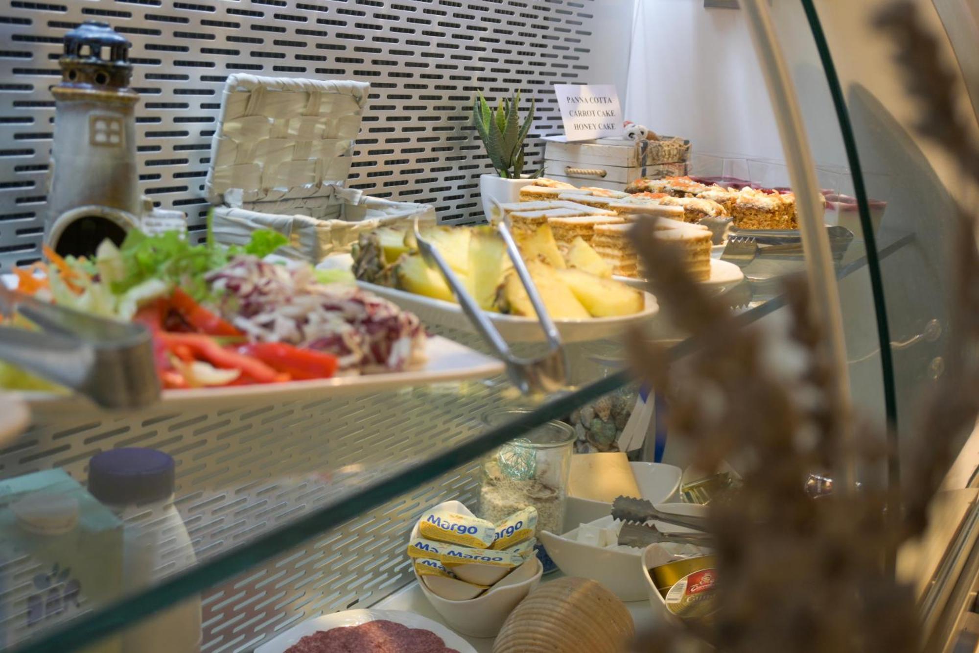 Hotel Fortuna ميلنا المظهر الخارجي الصورة
