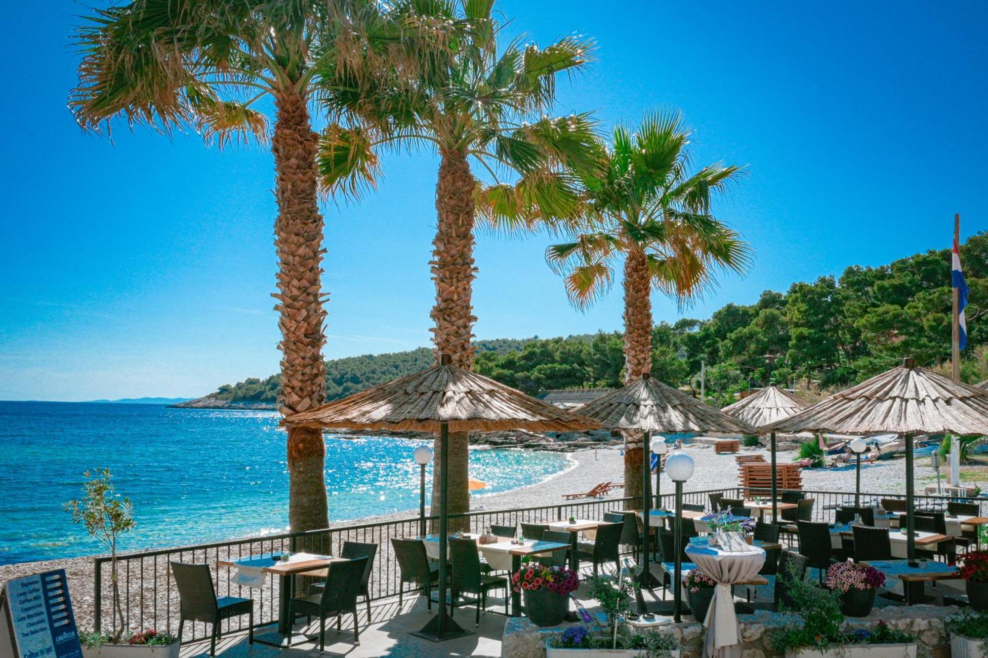 Hotel Fortuna ميلنا المظهر الخارجي الصورة