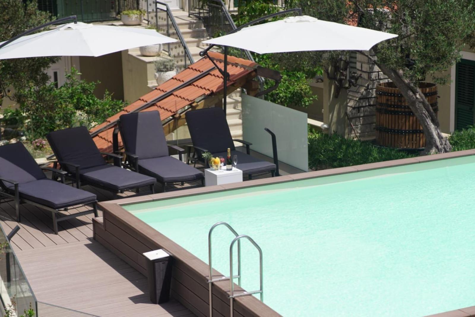 Hotel Fortuna ميلنا المظهر الخارجي الصورة