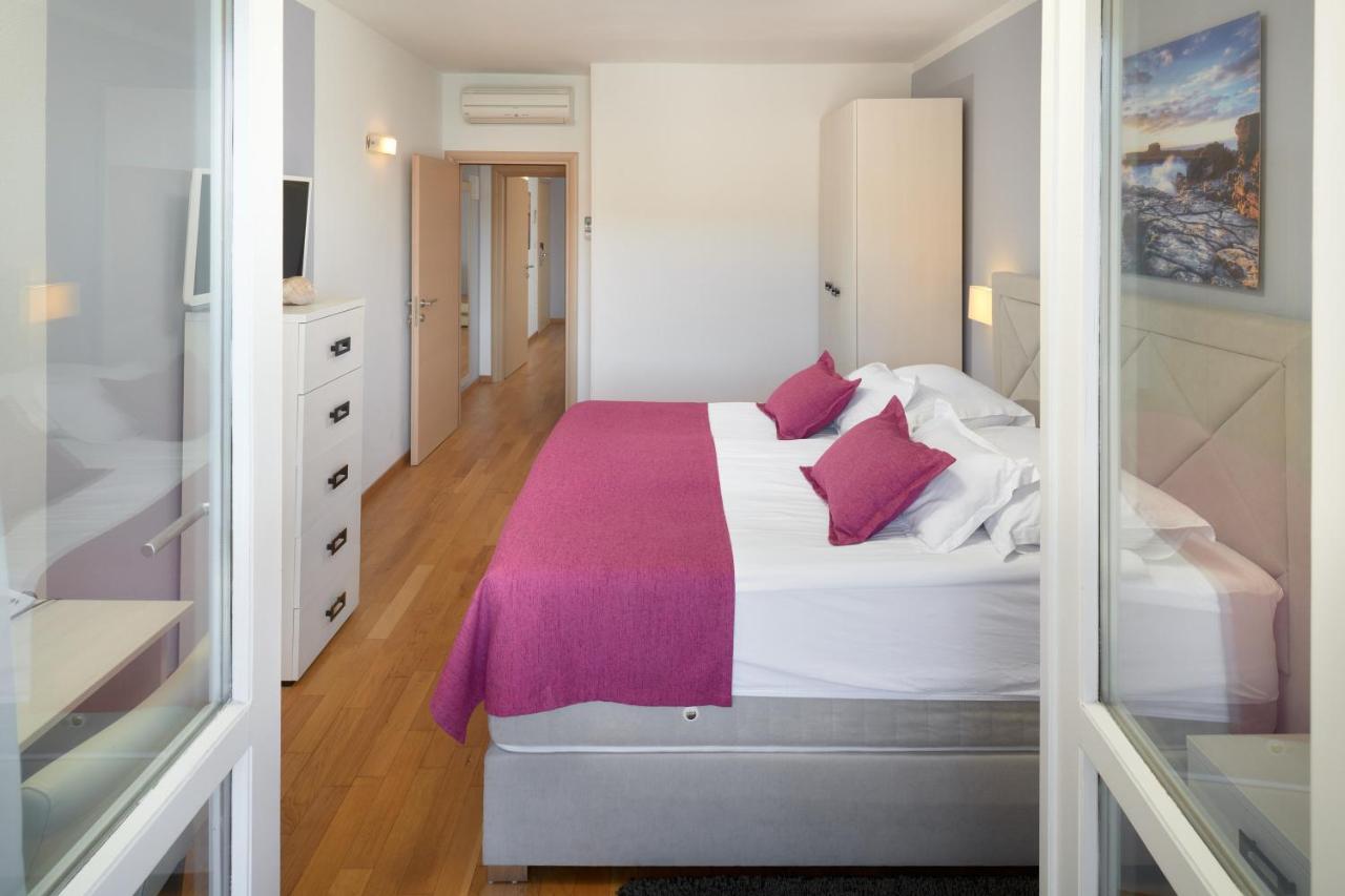 Hotel Fortuna ميلنا المظهر الخارجي الصورة