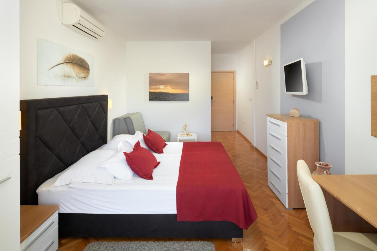 Hotel Fortuna ميلنا المظهر الخارجي الصورة
